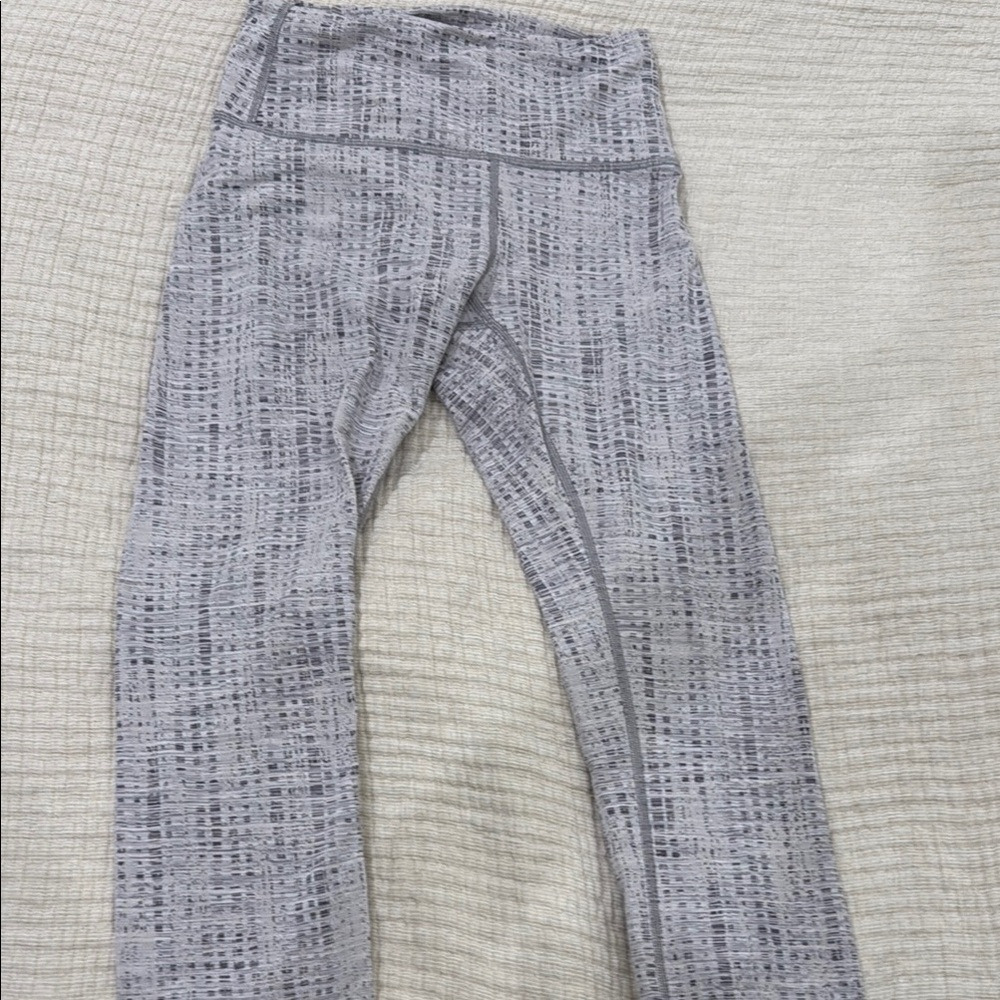 Lululemon Athletica Gray Leggings for Versatile Comfort